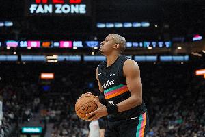 三场合计18中5！米奇：不担心凯尔登的进攻 对手防得也不错