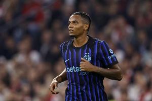 罗马诺：阿坎吉1500万转会国米已敲定 斯洛特非常欣赏邓弗里斯