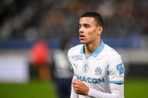 记者：格林伍德与马赛主帅贝耶有一些矛盾，被摁在替补席