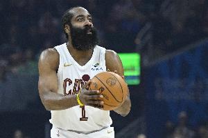 大比分被扳平！哈登：我们就是无法防住对手 问题就出在这儿