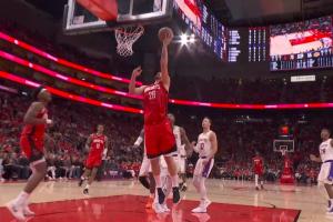 结束咧？詹姆斯再失误申京反击上篮2+1 火箭领先湖人21分了！