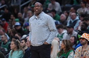 G4或换先发？迈克·布朗：季后赛这个阶段所有方案都在考虑范围