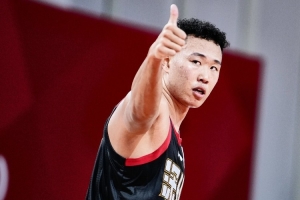 贺希宁最终获得常规赛MVP的概率非常大 综合数据突出&带队打到第3