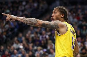 比斯利：若有人管我能成亿万富翁 你们觉得我有病其实都你们逼的