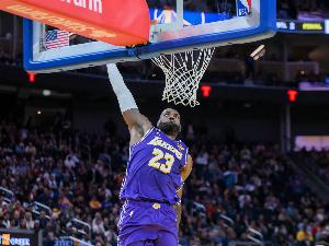 阿里纳斯：讨厌老詹的都是假湖蜜 别忘了科比最后几年湖人有多烂