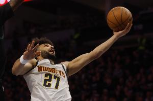 稳定输出！贾马尔·穆雷半场11中5拿到13分2板3助1帽