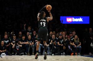 道苏姆季后赛替补出战砍下43分 近50年来最高&16年库里曾砍40分