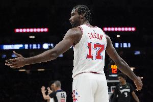 伊森季后赛单场至少20分8板5断 火箭队史第三人&比肩大梦和保罗