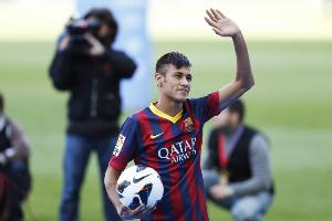 哈维：我从未见过比21岁的内马尔更接近梅西的球员