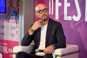 曾加：国米与裁判指派员合谋？荒谬至极，国米那两场比赛都输了