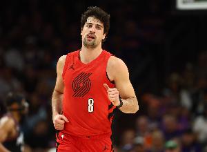 拼到六犯离场！阿夫迪亚14中8拿到26分7板3助1断 5次失误