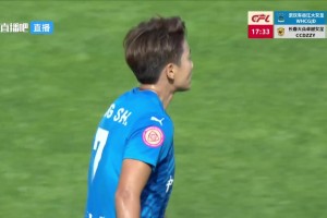 这弧线真漂亮啊！王霜内切晃过铲球，左脚圆月弯刀直挂死角