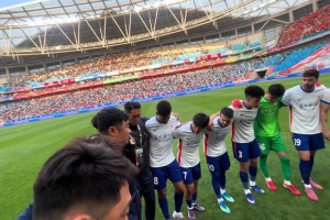 山东泰山队对阵青岛海牛赛前，队长刘洋的喊话