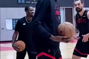 在季后赛 你永远可以相信勒布朗詹姆斯 哪怕他已经41岁！