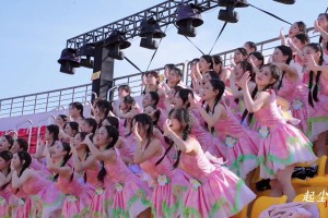 嘘声掌声互相掺杂！实拍：国安死忠球迷看台赛后对话国安将帅